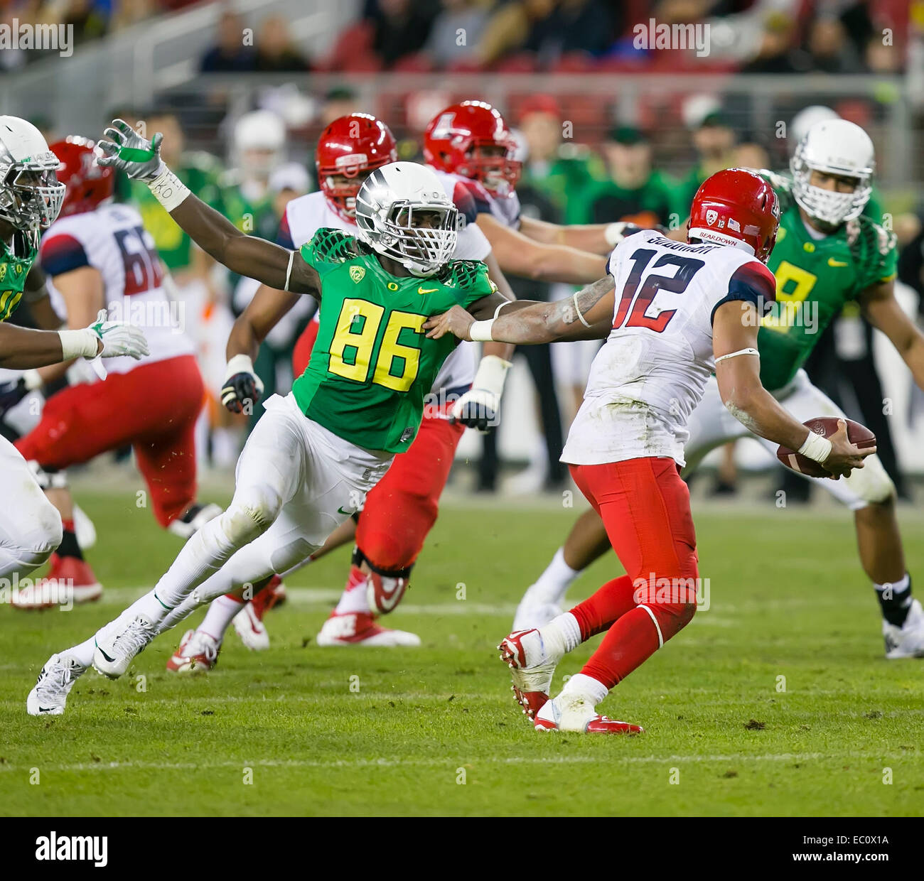 4 décembre 2014 : Oregon Ducks linebacker Torrodney Prevot (86) en action au cours de la CIP 12 NCAA Championship match de football entre les canards de l'Oregon et de l'Arizona Wildcats chez Levi's Stadium à Santa Clara, CA. Perdu de l'Arizona à l'Oregon 51-13. Damon Tarver/Cal Sport Media Banque D'Images