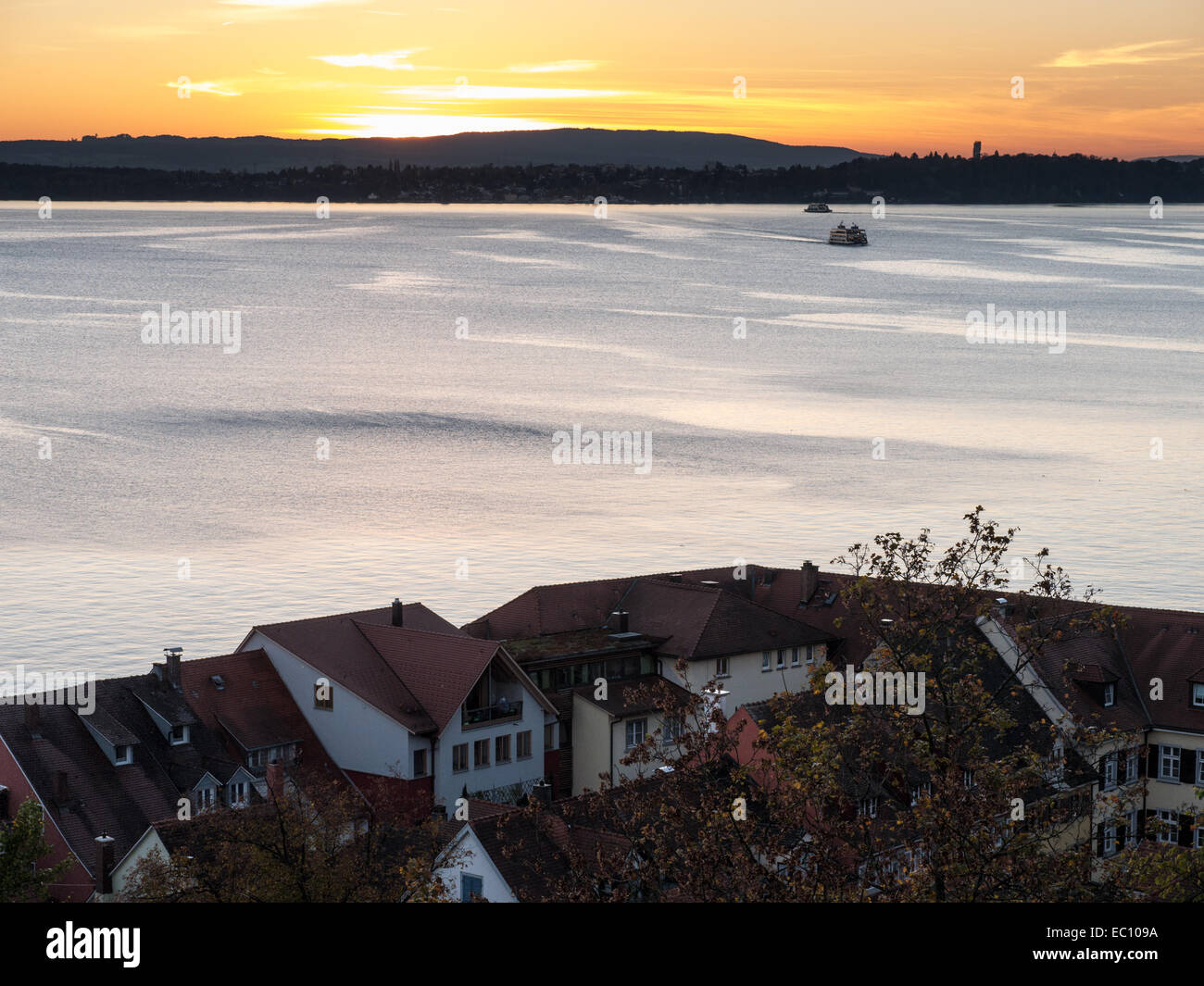 Le centre-ville de Meersburg au coucher du soleil le lac de Constance Allemagne Bade-Wurtemberg Banque D'Images