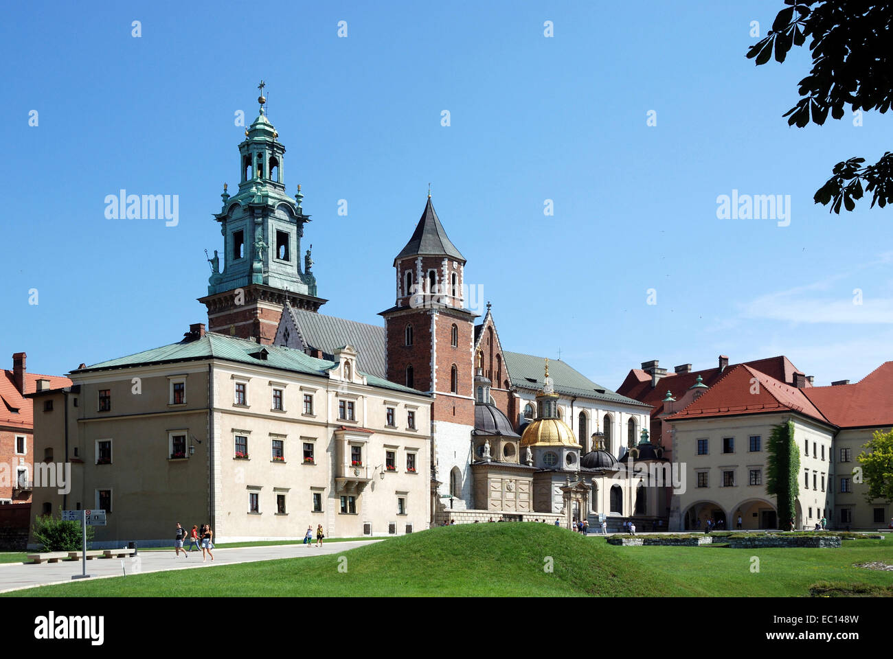 Cathédrale et Chapelle dans le cadre du Château Royal de Wawel à Cracovie en Pologne de Hil. Banque D'Images