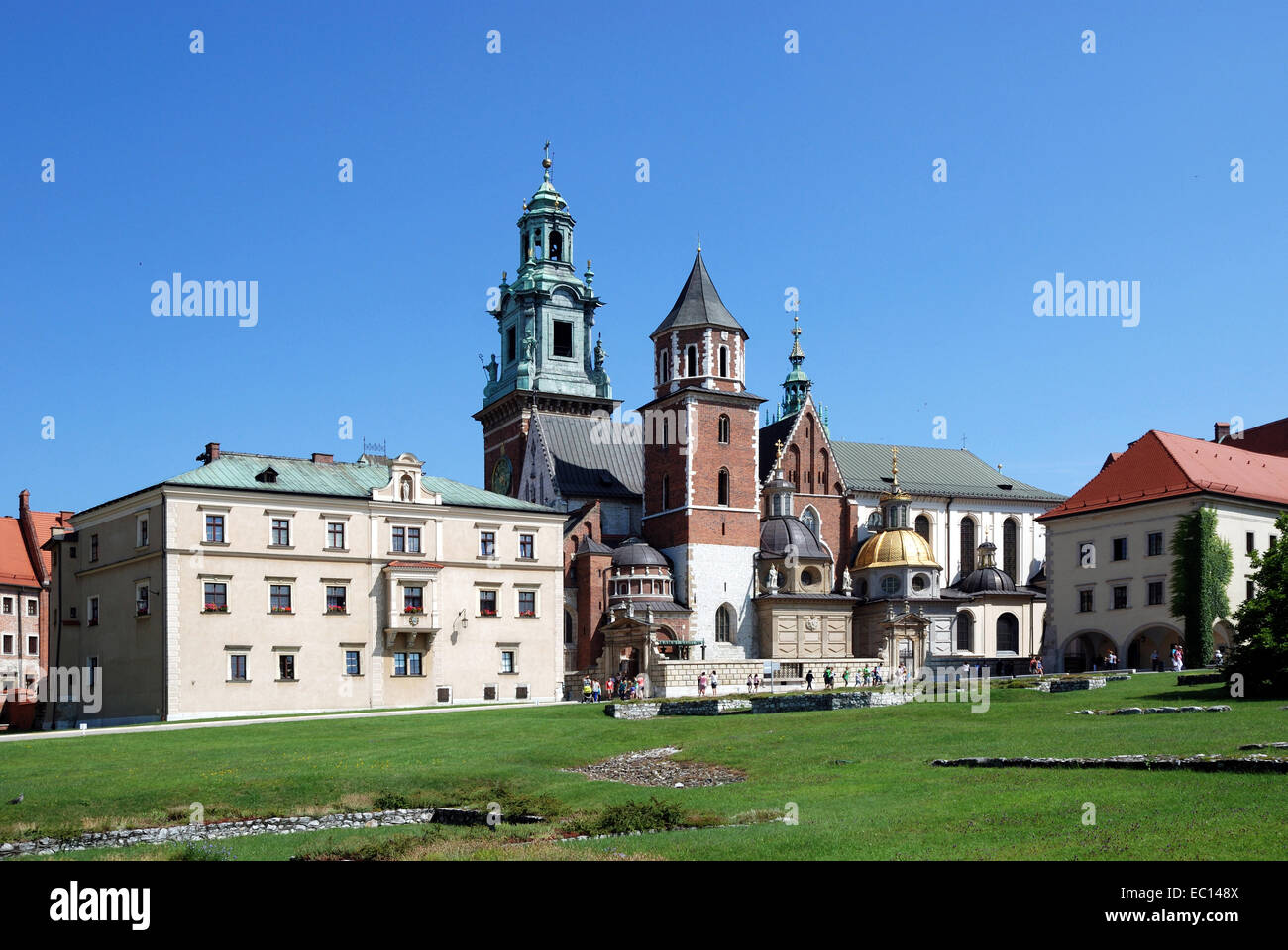 Cathédrale et Chapelle dans le cadre du Château Royal de Wawel à Cracovie en Pologne de Hil. Banque D'Images
