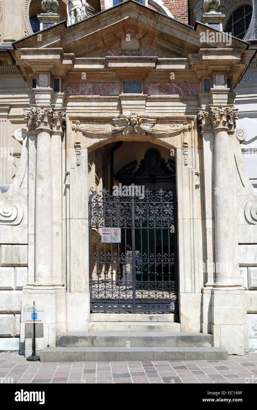 Entrée à la Cathédrale et de la chapelle dans le cadre du Château Royal de Wawel à Cracovie en Pologne de Hil. Banque D'Images