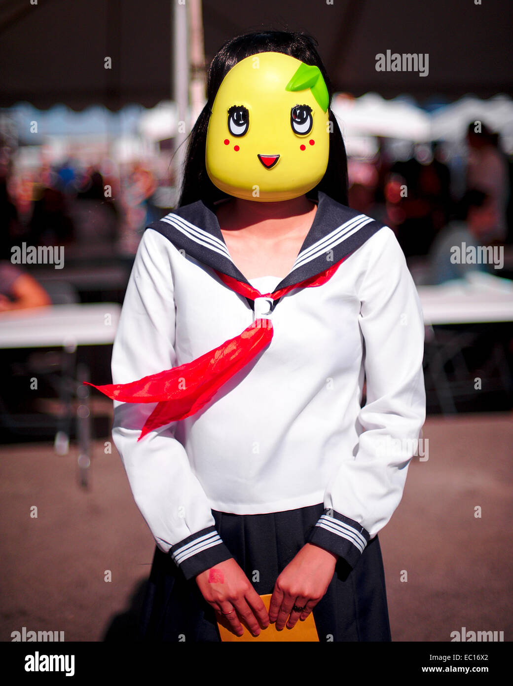 Une jeune fille portant un masque d'Funassyi au Las Vegas Akimatsuri festival, le 25 octobre 2014. Banque D'Images