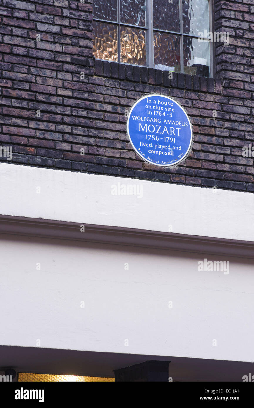 Plaque bleue Mozart, Soho. Dans la chambre en 1764-5 Wolfgang Amadeus Mozart, 1756-1791, a vécu a joué et composé. 20 Frith Banque D'Images