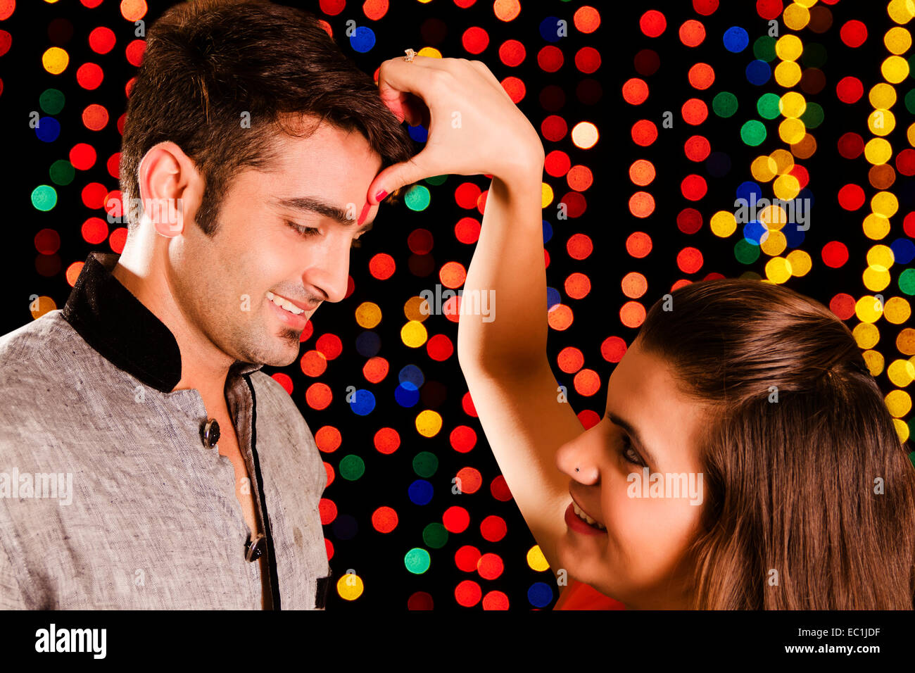 Frère et sœur indienne Festival Raksha Bandhan Front tika Banque D'Images