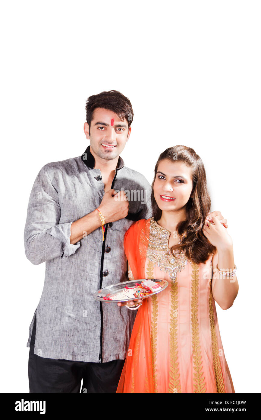 Frère et sœur indienne Raksha Bandhan montrant Raakhi Banque D'Images Frère et sœur indienne Raksha Bandhan montrant Raakhi Banque D'Images
