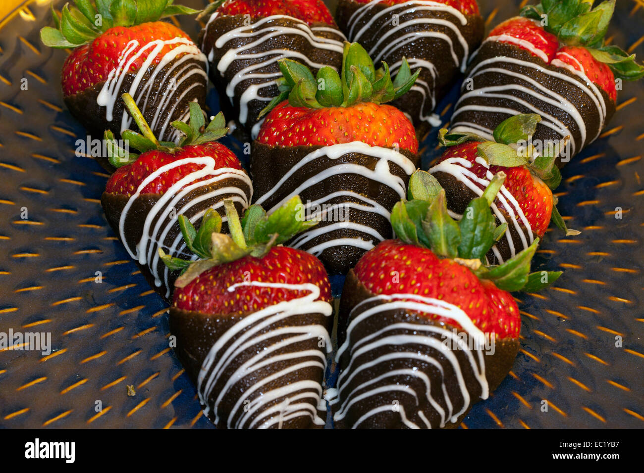 Assiette à dessert avec des fraises au chocolat Banque D'Images