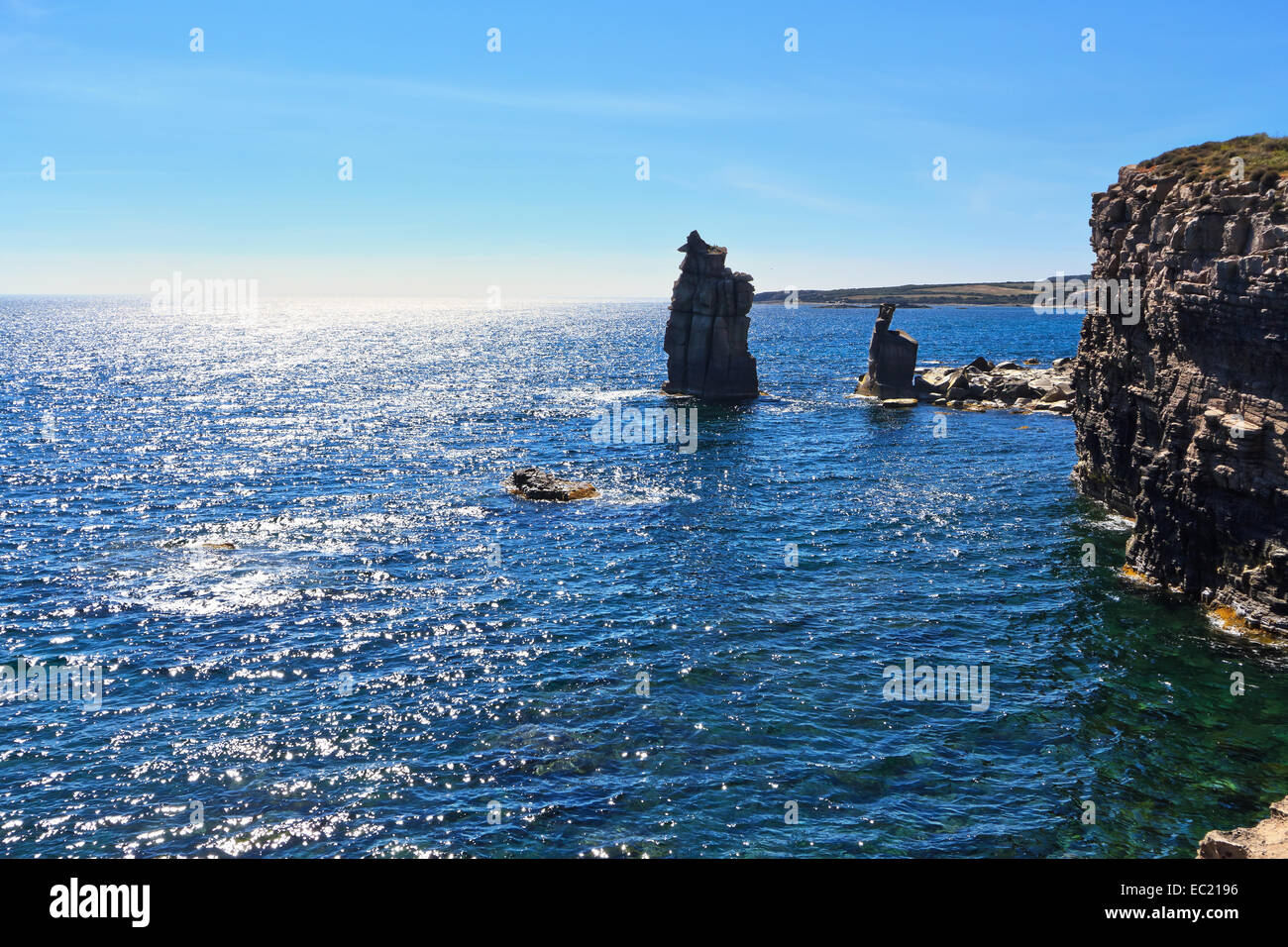 Le Colonne - falaise dans l'île de San Pietro, en Sardaigne, Italie Banque D'Images