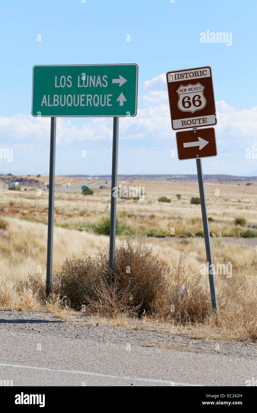 Embranchement à l'historique Route 66, Los Lunas à Albuquerque, New Mexico, United States Banque D'Images