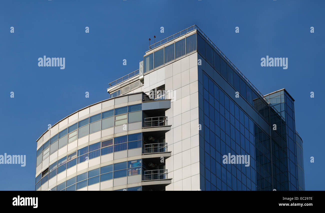 Les étages supérieurs d'un immeuble de bureaux. Banque D'Images