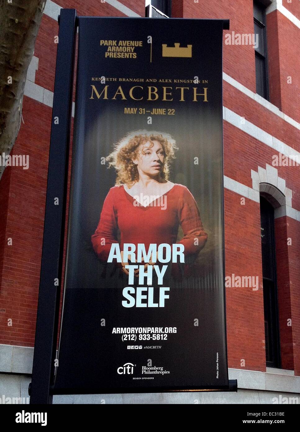 Macbeth party d'ouverture au Park Avenue Armory - Arrivées. Avec : Alex Kingston poster Où : New York, New York, United States Quand : 05 Juin 2014 Banque D'Images