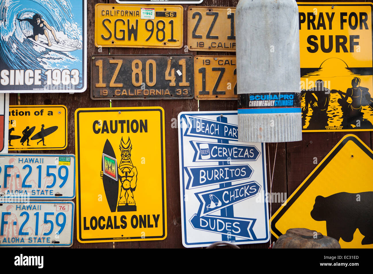 Plaques d'immatriculation jaunes Banque de photographies et d’images à