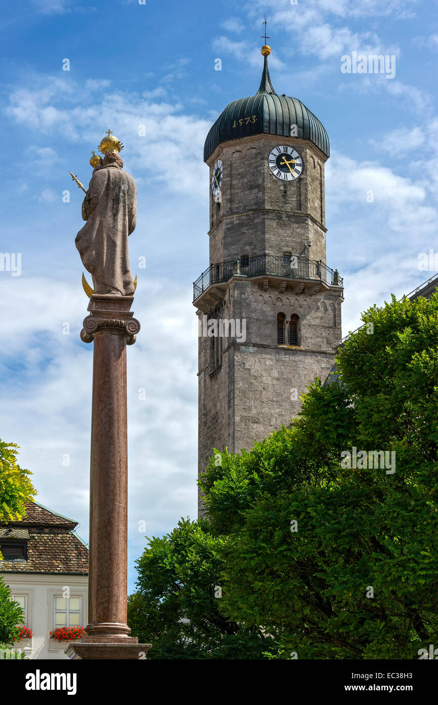 La colonne mariale, Eglise de l'Assomption, Marienplatz, Weilheim, Upper Bavaria, Bavaria, Germany Banque D'Images