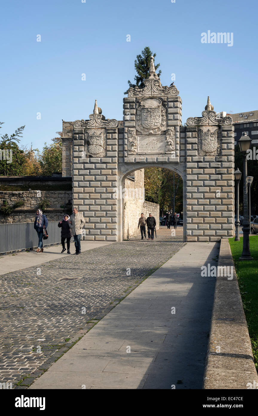 Porte de la citadelle à Media Luna Park, Pamplona, Espagne. Banque D'Images