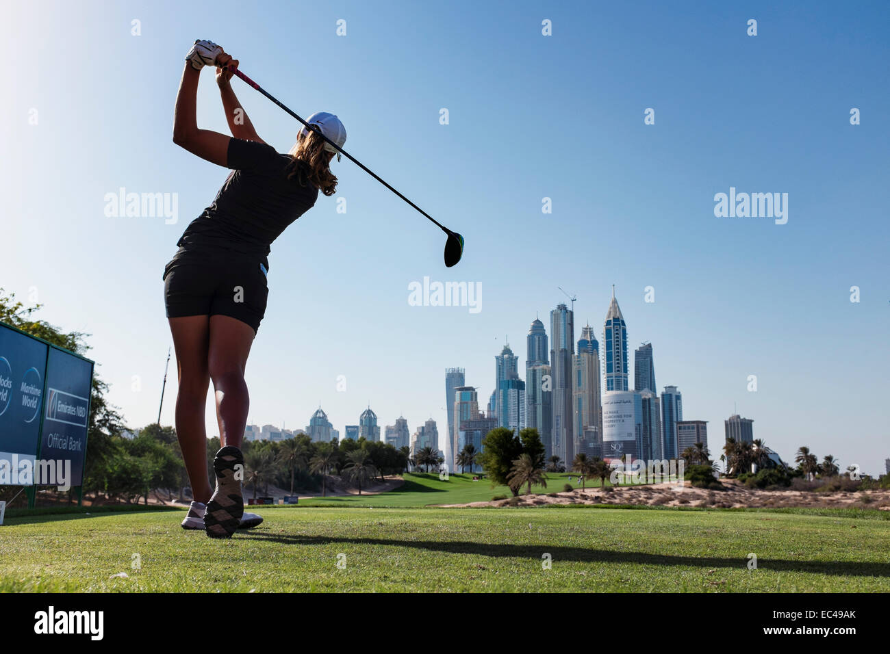 Dubaï, Émirats arabes unis. 9 Décembre, 2014. Cheyenne Woods (nièce de Tiger Woods) des USA de tees Tee 8e au Emirates Golf Club durant la compétition Pro-Am avant l'Omega Dubai Ladies Masters Golf Tournament à Dubaï Émirats Arabes Unis Crédit : Iain Masterton/Alamy Live News Banque D'Images