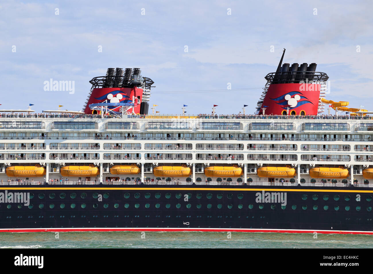 Bateau de croisière Disney Magic, l'OMI 9126807, Disney Cruise Line Banque D'Images