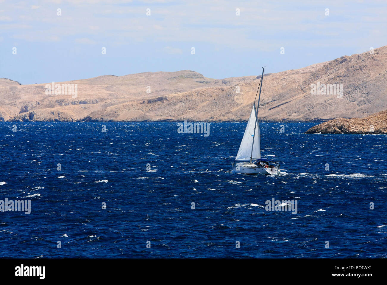 La Croatie, le massif du Velebit, Insel Pag, Segelboot Banque D'Images