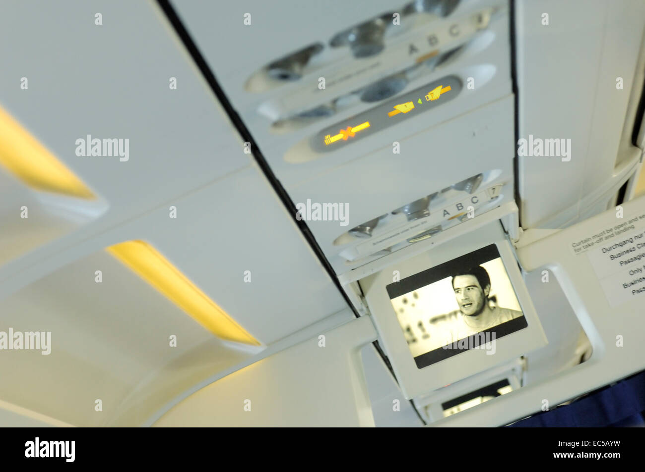 A bord tv dans une cabine d'avion Banque D'Images