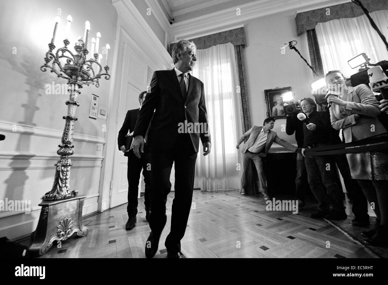 Les ministres à la Chancellerie fédérale à Vienne avec Finances Mag. Dr. Hans Jörg Schelling Banque D'Images