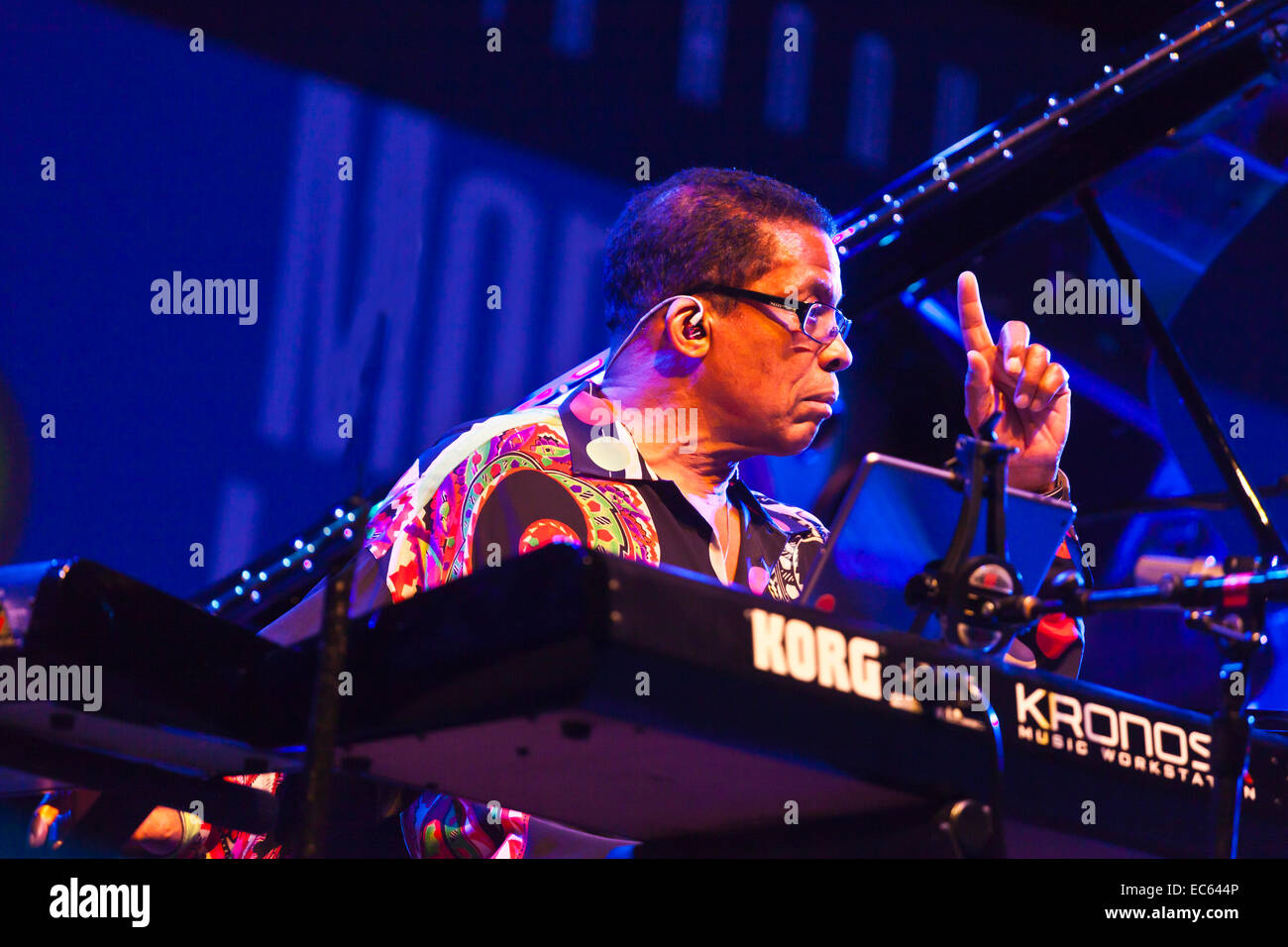 HERBIE HANCOCK préformes sur la scène principale au festival de jazz de Monterey Banque D'Images