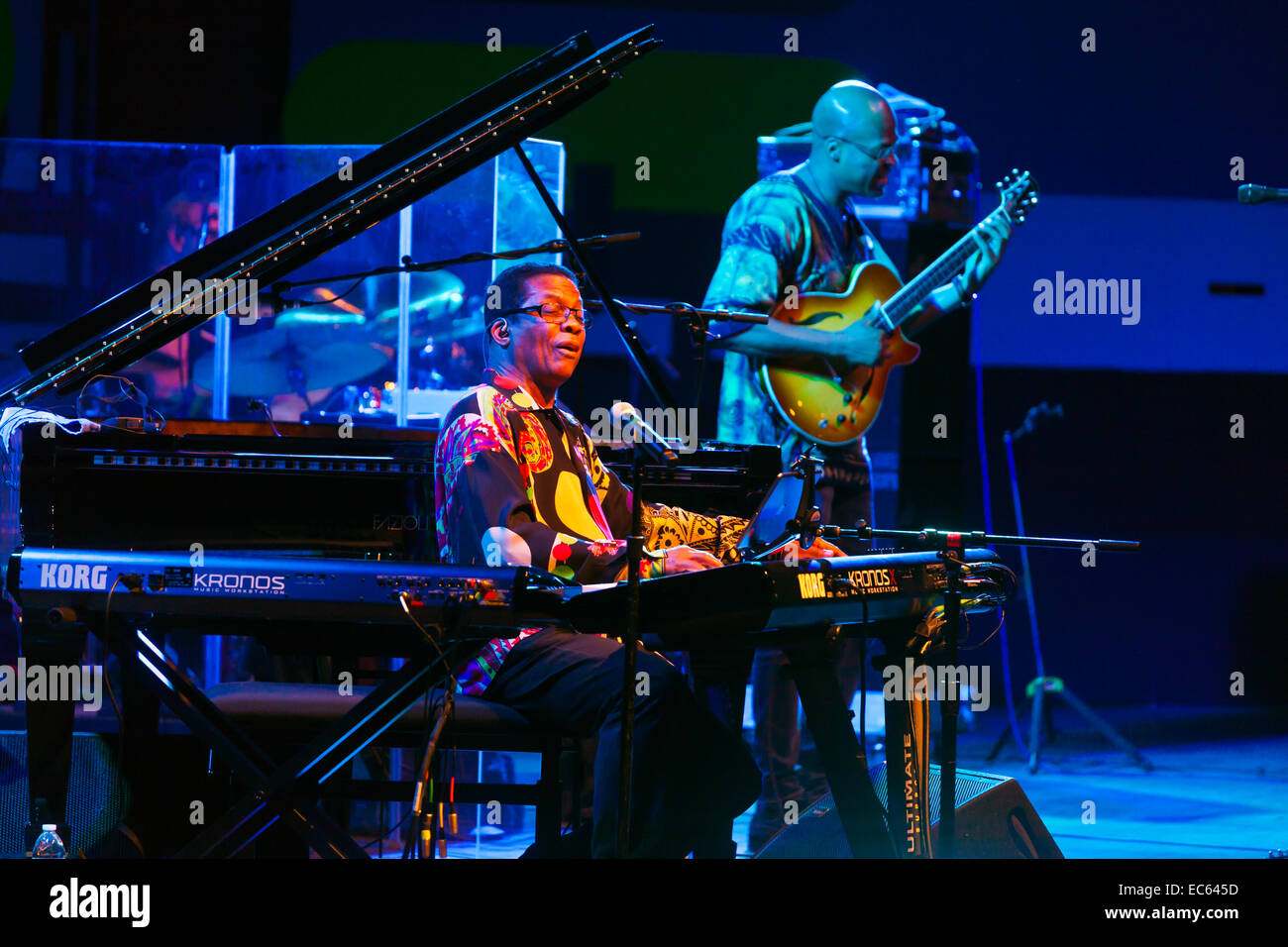 HERBIE HANCOCK préformes sur la scène principale au festival de jazz de Monterey Banque D'Images