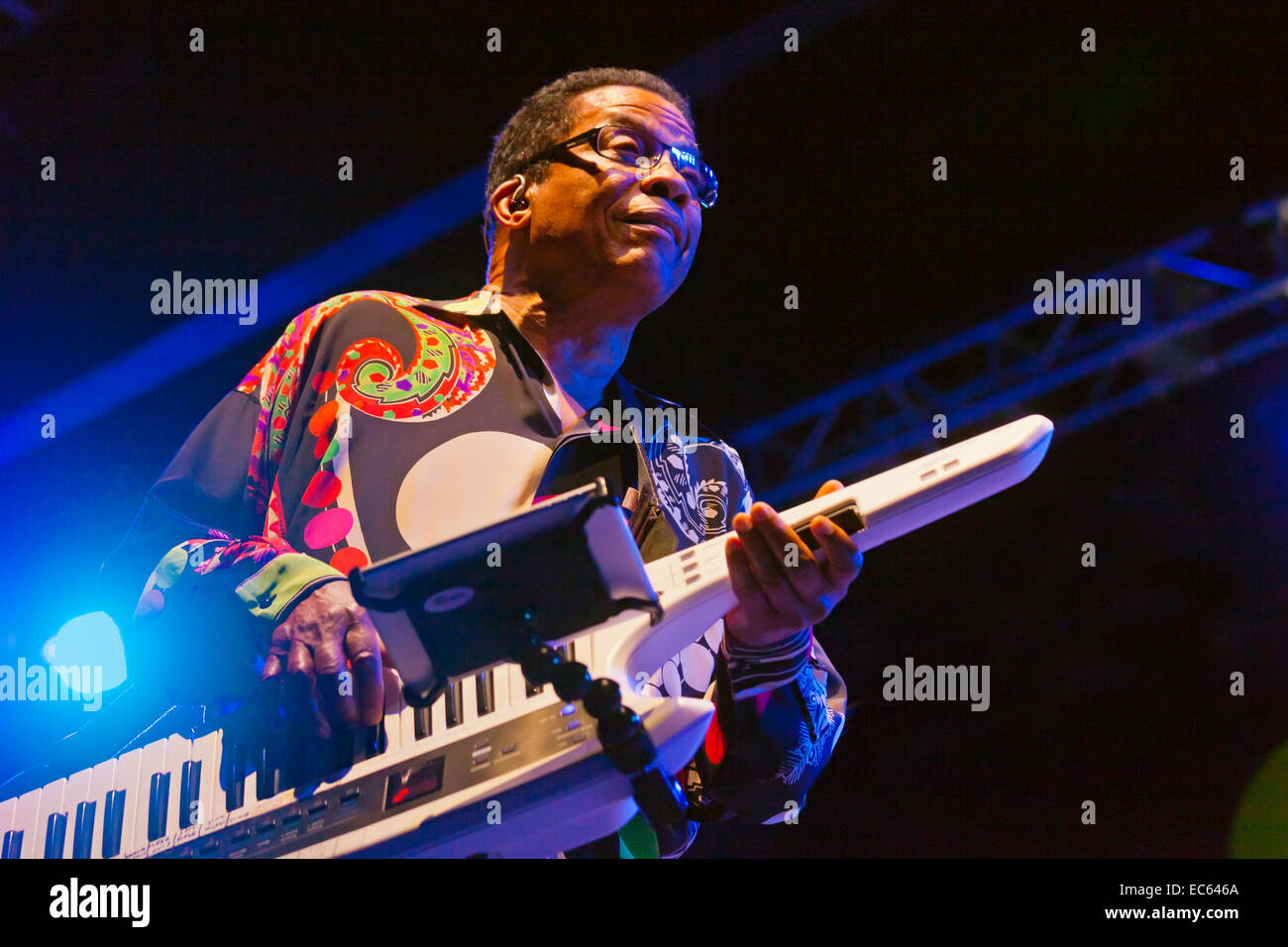 HERBIE HANCOCK préformes sur la scène principale au festival de jazz de Monterey Banque D'Images