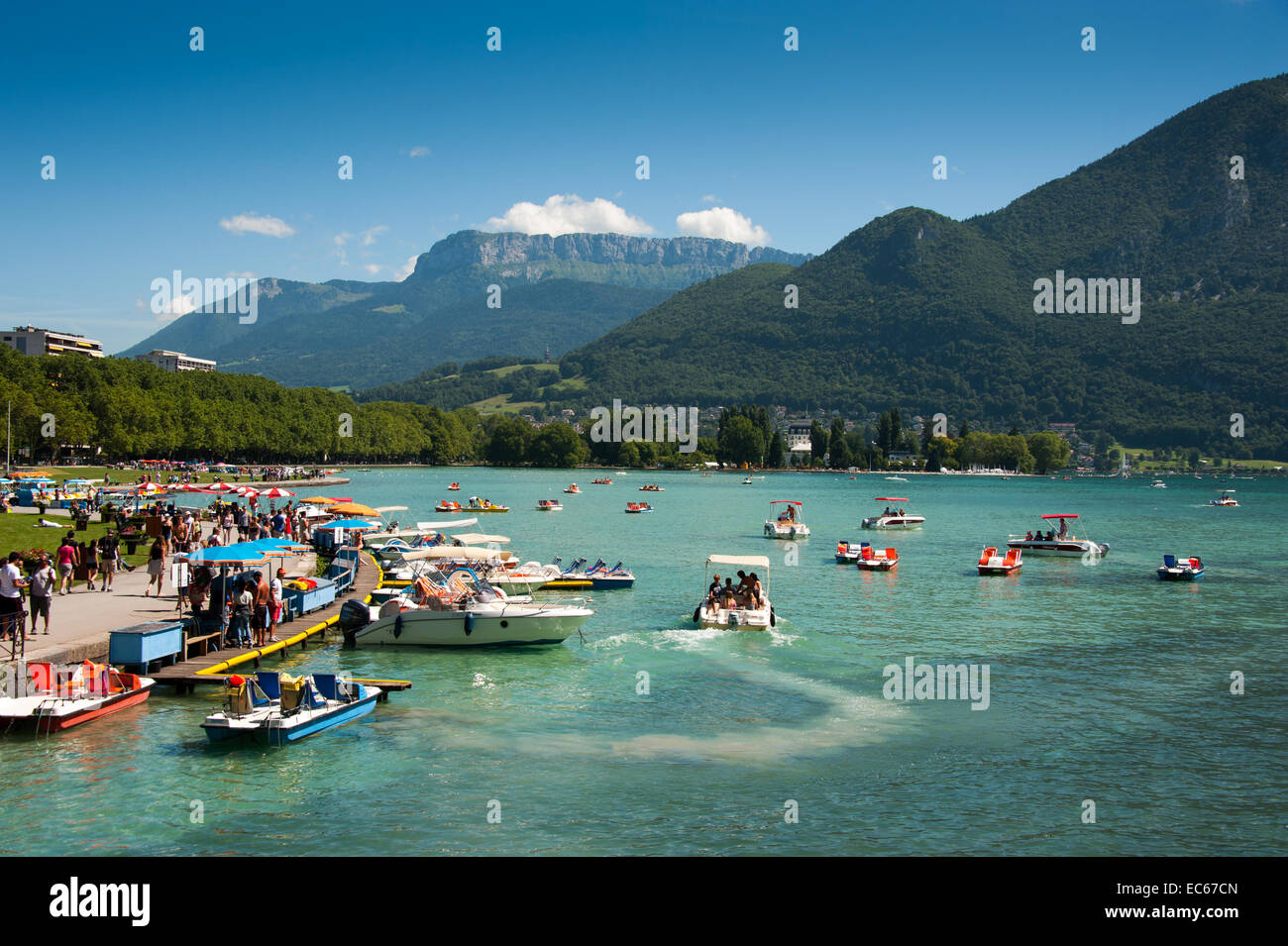 Le lac d'Annecy, Haute-Savoie, Rhône-Alpes, France, Europe Banque D'Images