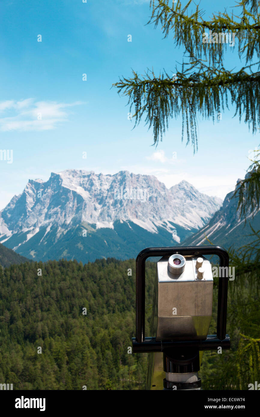 Point de vue donnant sur la Zugspitze au Tyrol Autriche groupe Banque D'Images