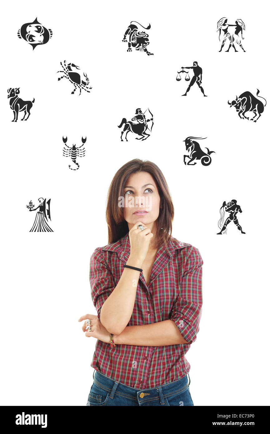 Occasionnels ordinaires belle femme entourée de signes de zodiaque pensivement jusqu'à la face, avec des expression, la photo-co Banque D'Images