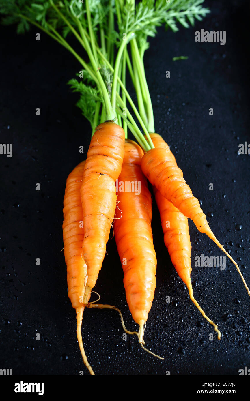 Les carottes sur une plaque de cuisson, de l'alimentation Banque D'Images