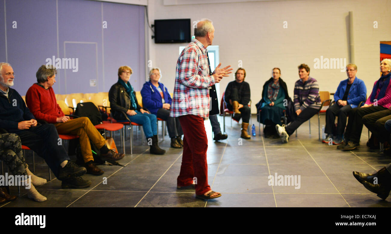 Cette Obertonchor (choeur) est de faire la musique d'ambiance, dans la province de Drenthe, sans notes, mais seule la voix humaine. Photo du 7 novembre 2014. Banque D'Images