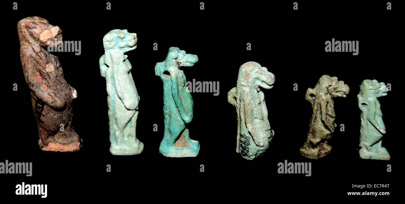 Les figures des dieux de l'Égypte ancienne Banque D'Images