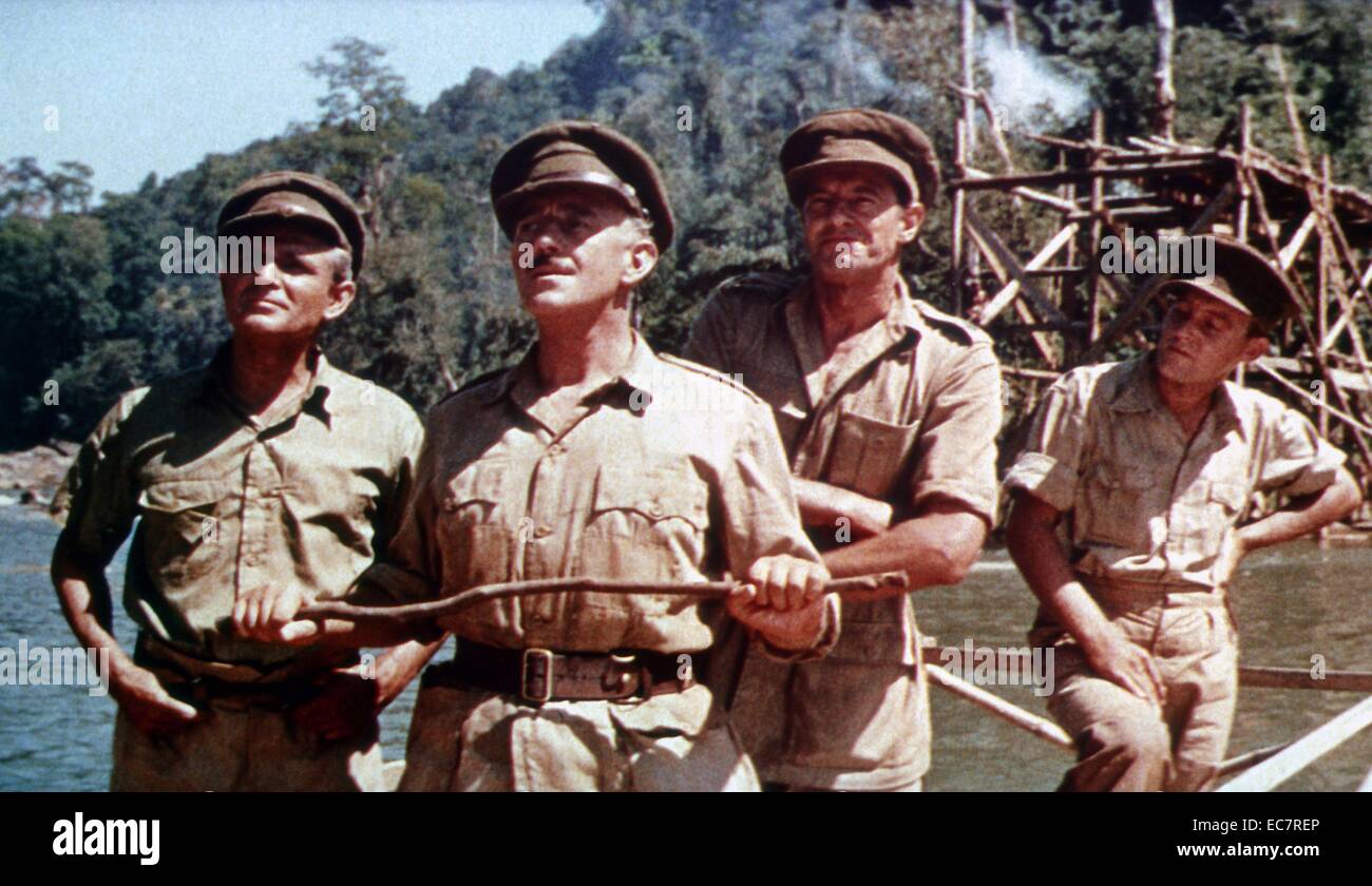 Le pont sur la rivière Kwai est un 1957 la deuxième guerre mondiale, film réalisé par David Lean, fondé sur le roman de Pierre Boulle. Le film est une œuvre de fiction mais emprunte la construction du chemin de fer de la Birmanie en 1942-43 pour son cadre historique. Il étoiles William Holden et Jack Hawkins. Banque D'Images