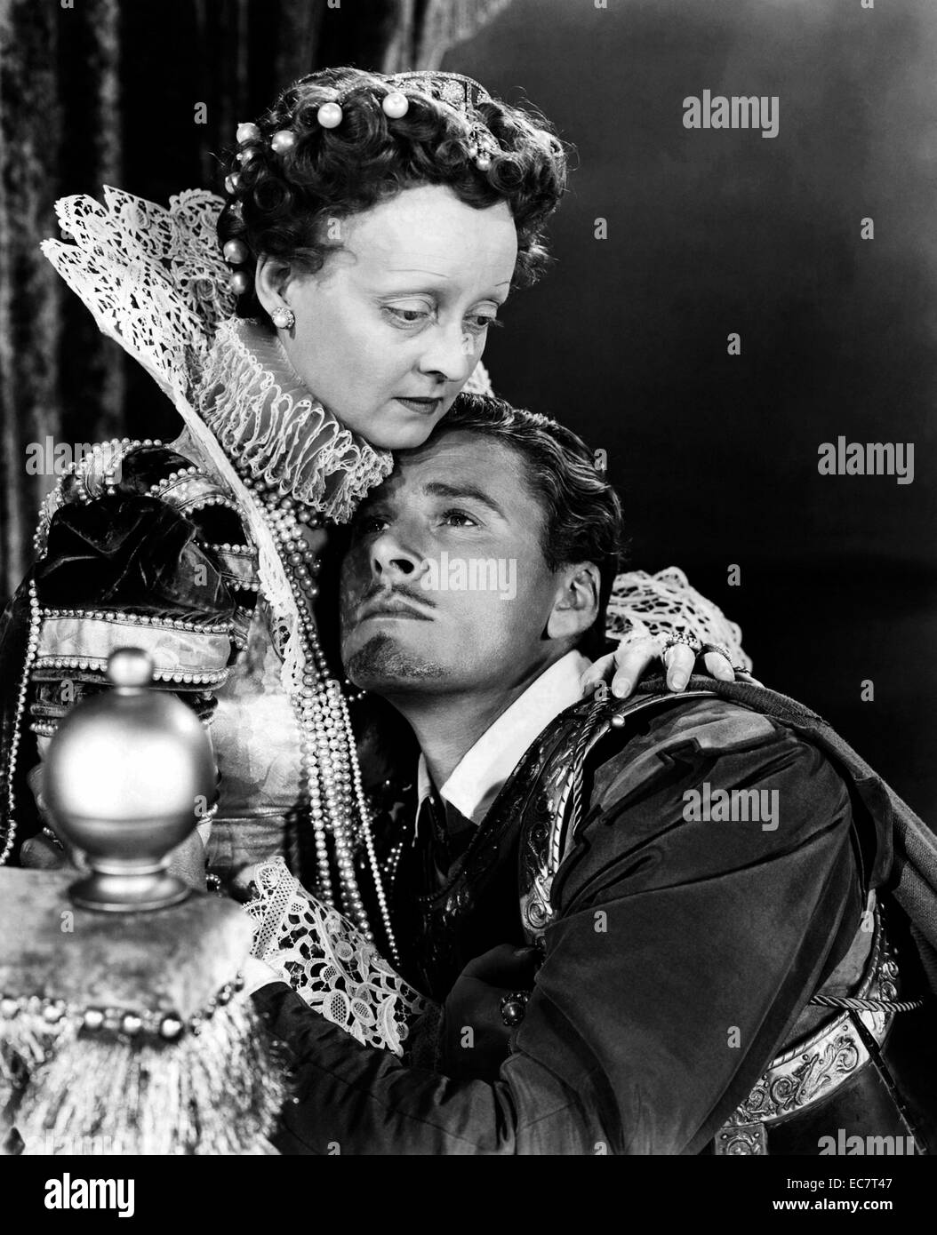 La vie privée d'Elizabeth et Essex est un drame romantique historique américaine 1939 film de Michael Curtiz avec Bette Davis, Errol Flynn et Olivia de Havilland. Basé sur le jeu de la reine Elizabeth par Maxwell Anderson c'est un film sur la relation historique entre la Reine Elizabeth I et Robert Devereux, 2 comte d'Essex. Banque D'Images