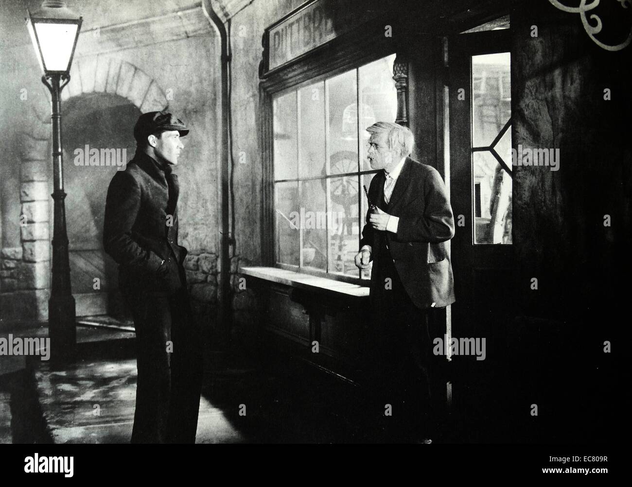 Petit homme, que faire maintenant ? 1934 Douglas Montgomery et Christian Rub dans Frank dans la bourrache les racines du nazisme, l'une des premières. Banque D'Images