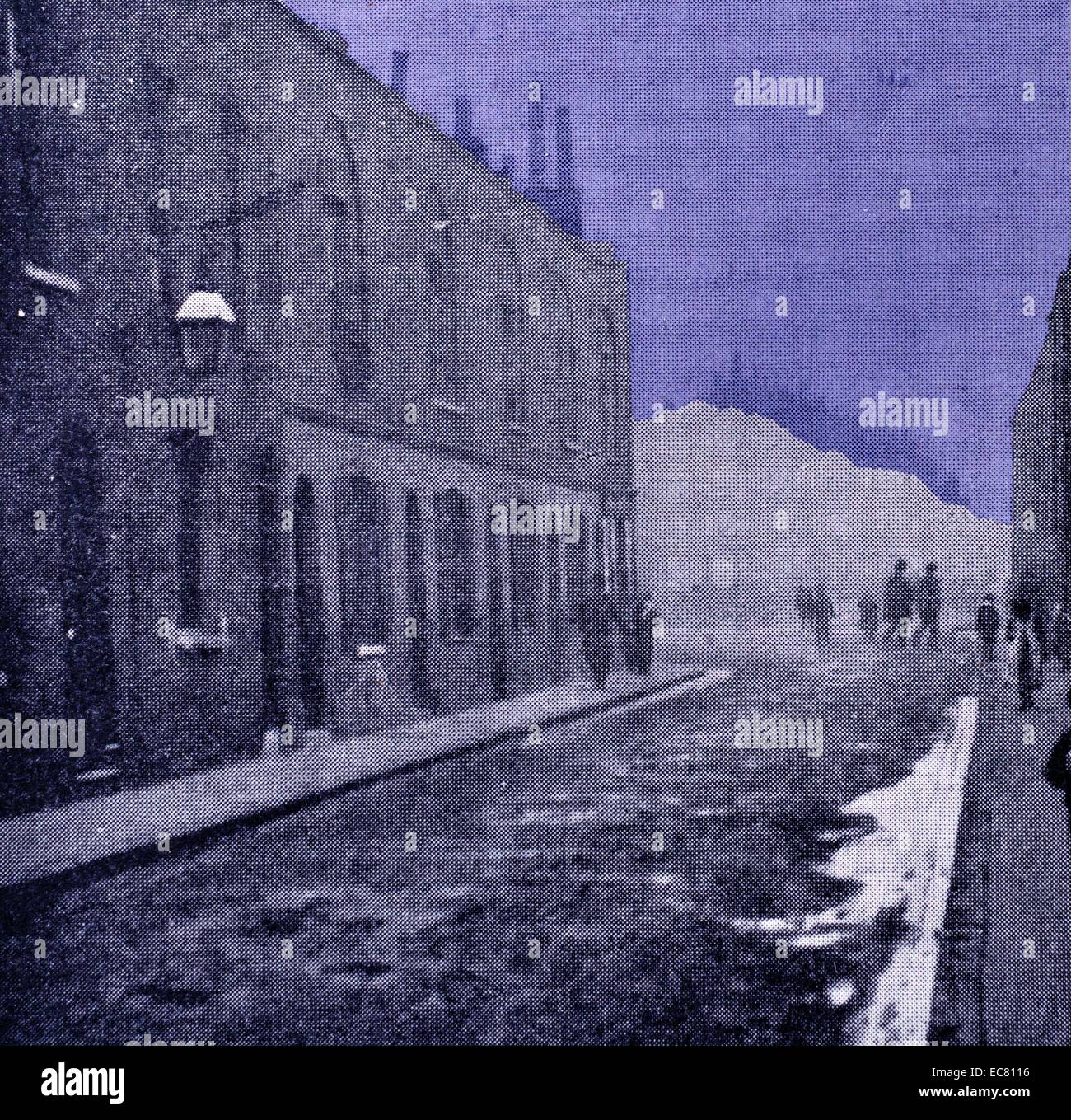 Photographie couleur d'une rue à Hoxton, un district de l'East End de Londres, en Angleterre, dans le quartier londonien de Hackney, immédiatement au nord du quartier financier de la ville de Londres. Datée 1901 Banque D'Images