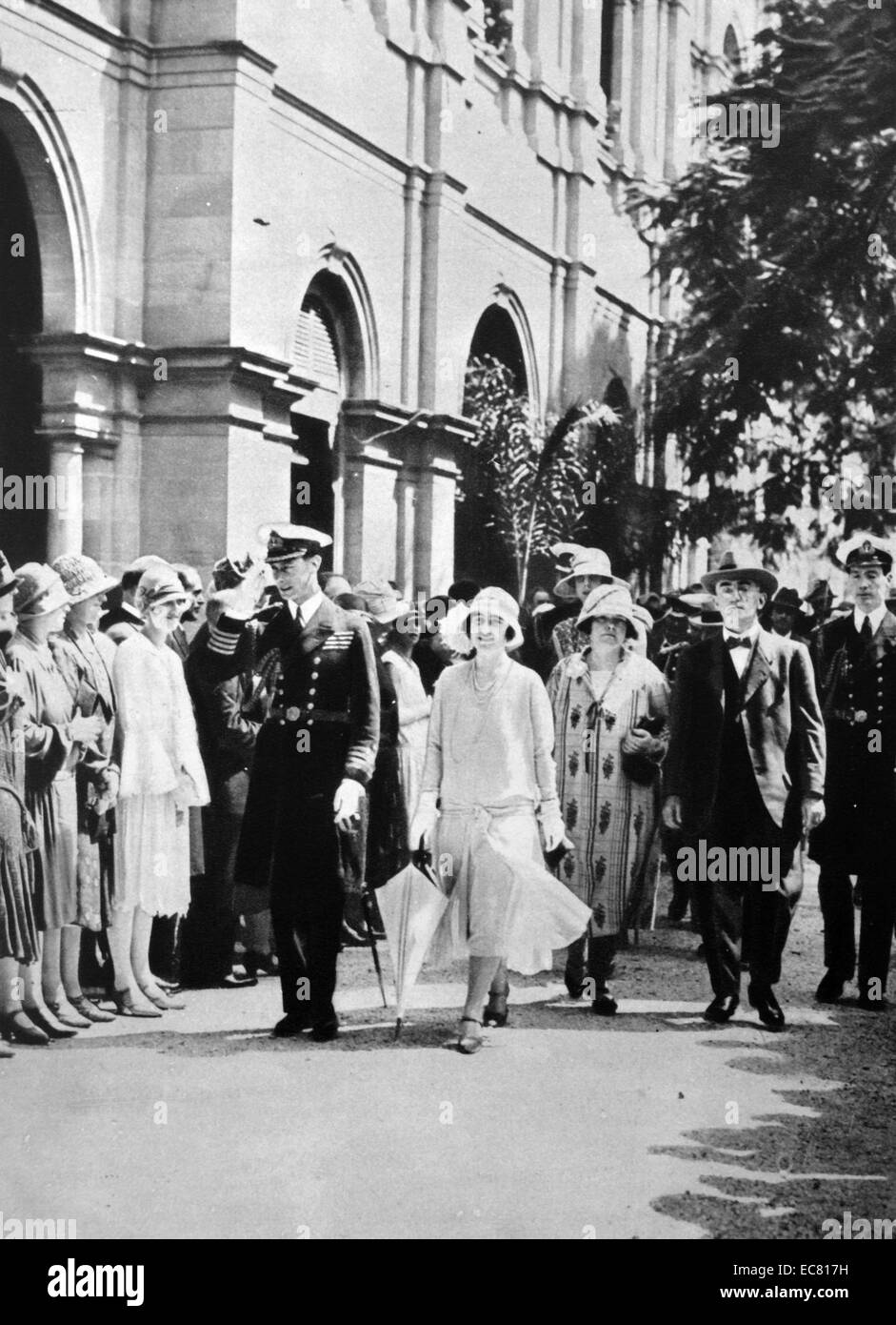 Le duc et la duchesse de York illustré de quitter l'hôtel de ville à pied vers la maison du gouvernement, après son accueil à l'Australie. Banque D'Images