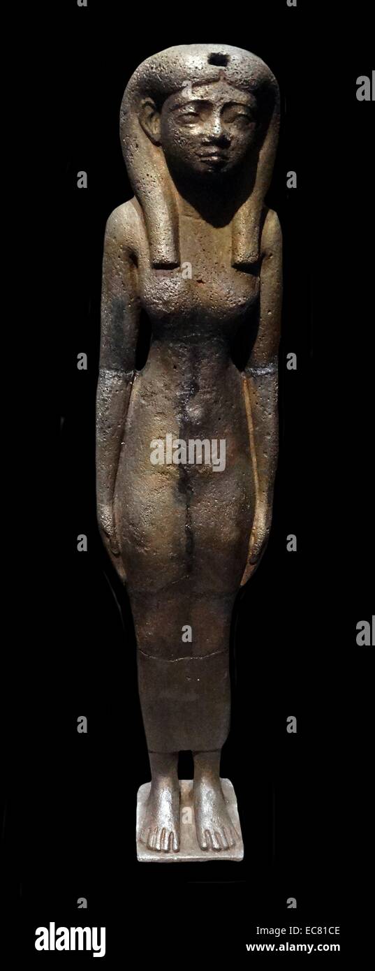 La déesse Isis dans la croyance religieuse de l'Égypte ancienne, dont le culte se propager dans tout le monde gréco-romain. Isis est souvent représentée comme la mère d'Horus, à tête de faucon de la déité. Banque D'Images
