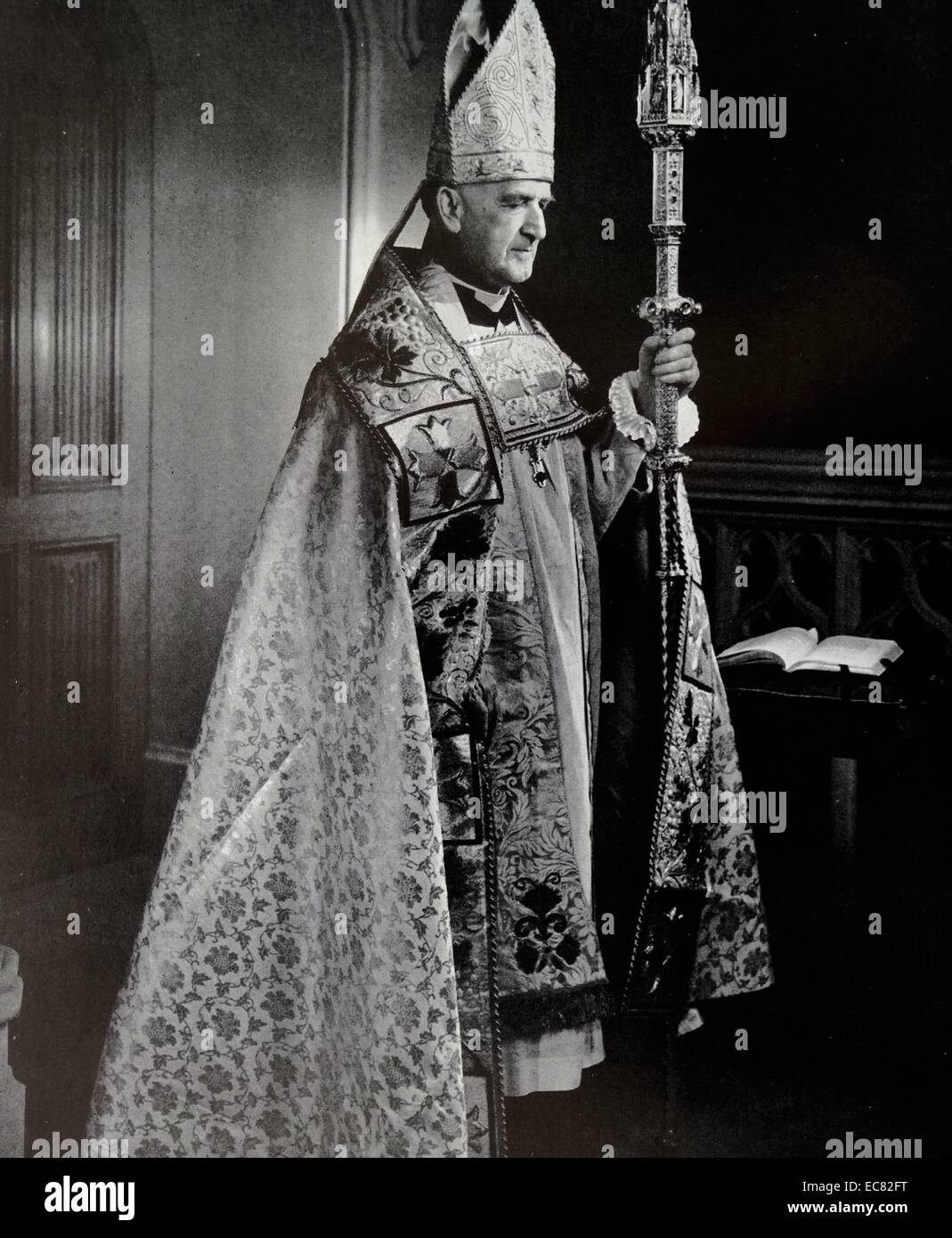 Photographie de l'archevêque de Canterbury, Geoffrey Fisher (1887-1972) archevêque de Cantorbéry de 1945 à 1961. Datée 1953 Banque D'Images