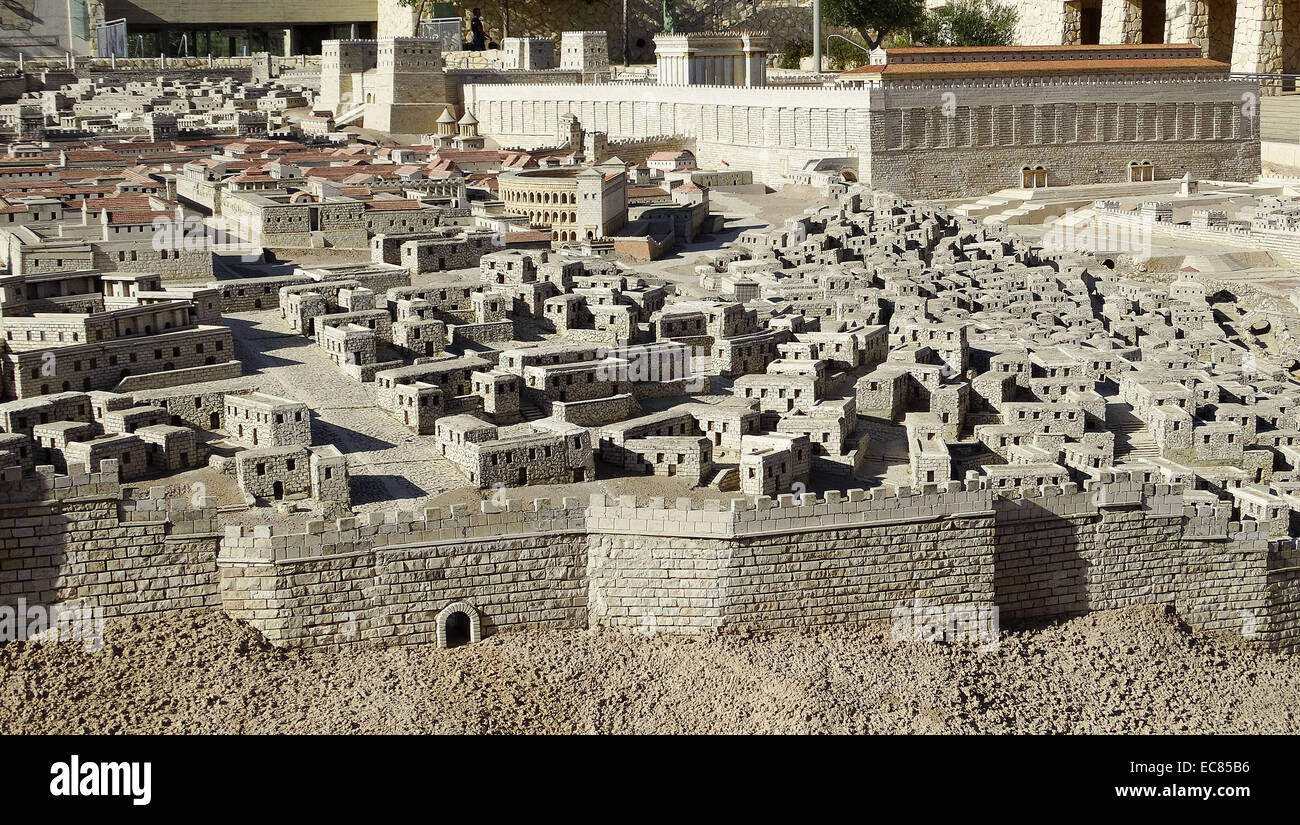 La partie sud du Mont du Temple avec la basilique au-dessus de l'arche ; Robinson et l'escalier de Hulda. Sur la droite ; le monument de Hulda. Le modèle de Jérusalem au Musée d'Israël est un 1:50 modèle réduit de la ville de Jérusalem à la fin de l'époque du Second Temple. Le modèle a été conçu par l'historien et géographe Michael Avi Yonah basé sur les écrits de Flavius Josèphe et d'autres sources historiques. Banque D'Images