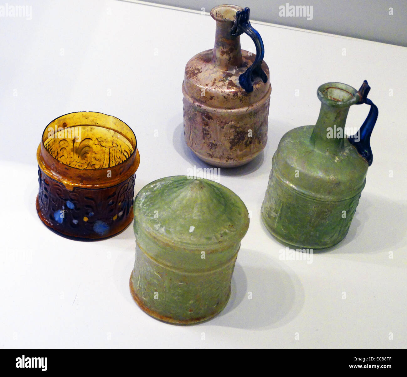 Les bateaux avec motifs végétaux, de l'atelier d'Ennion potentiellement. Trouvé sur la côte phénicienne, du 1er siècle. Banque D'Images