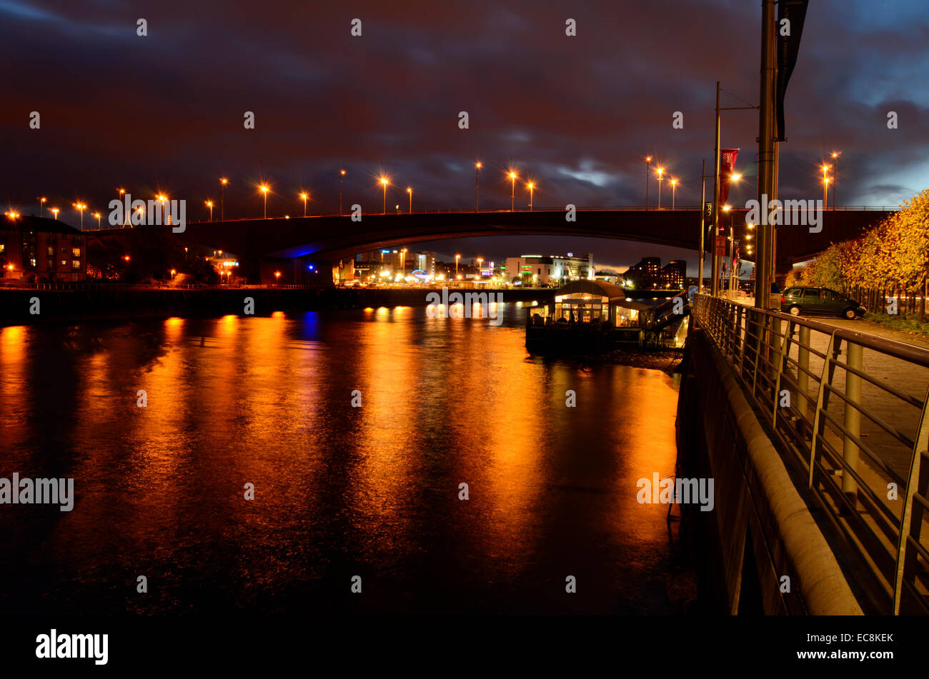 La Kingston Bridge from Atlantic Quay à Glasgow, Ecosse Banque D'Images