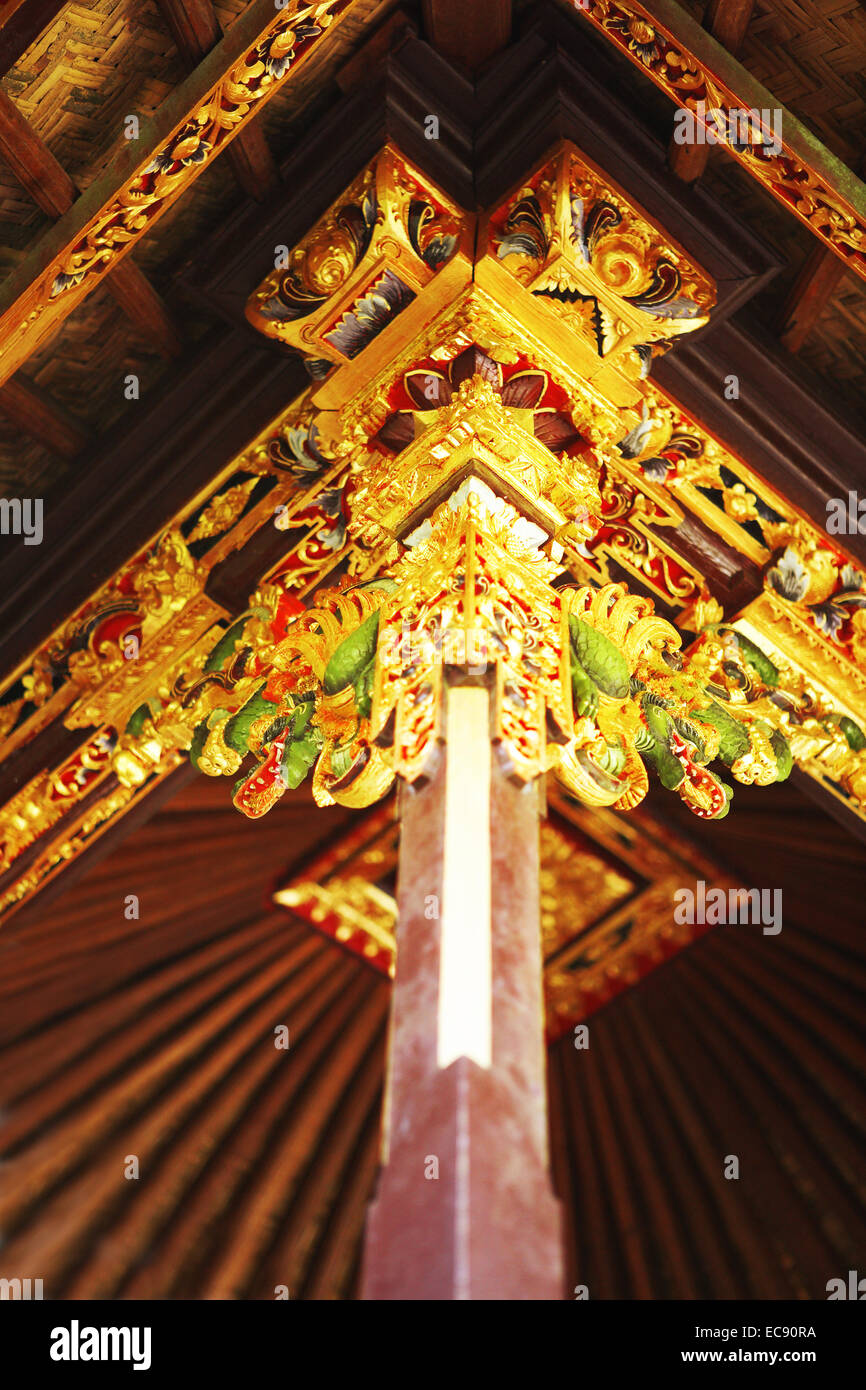 Porte décorative à Batur temple à Bali Indonésie Banque D'Images