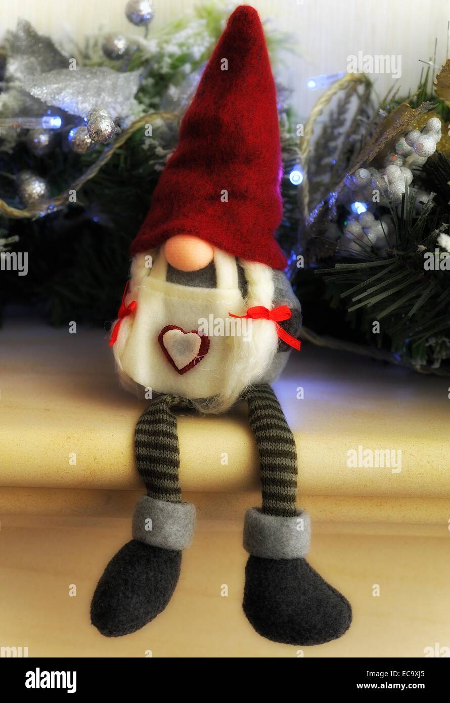 Gonk Noël assis sur une cheminée Banque D'Images