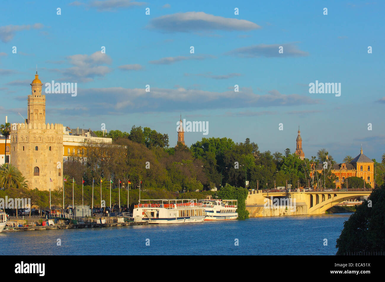 Torre del Oro et le Guadalquivir, Séville, Andalousie, Espagne, Europe Banque D'Images