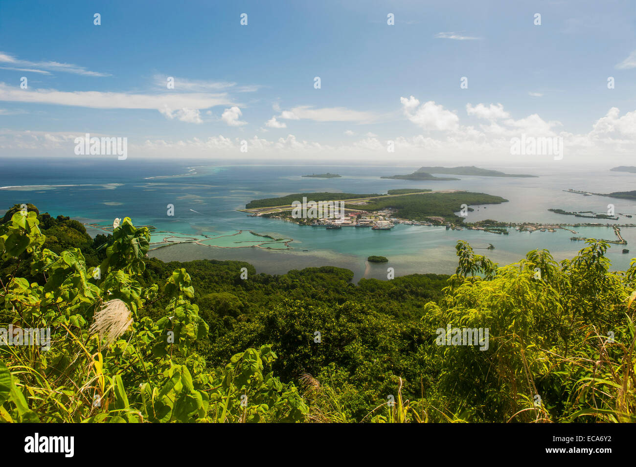 Donnant sur l'île de Pohnpei, Micronésie Banque D'Images