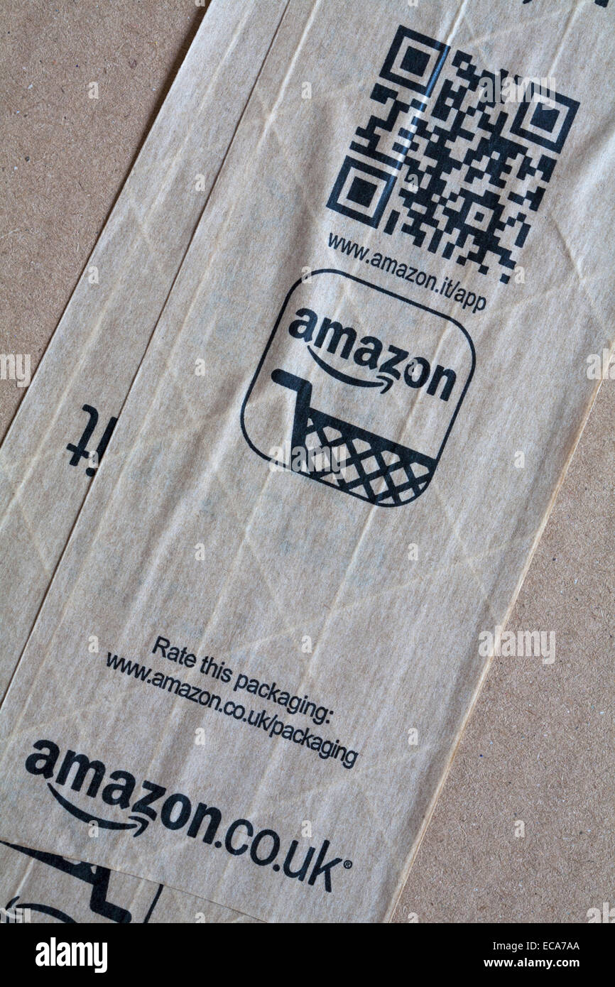 Amazon App panier logo et me scan qr code code de réponse rapide de colis sur Amazon Banque D'Images
