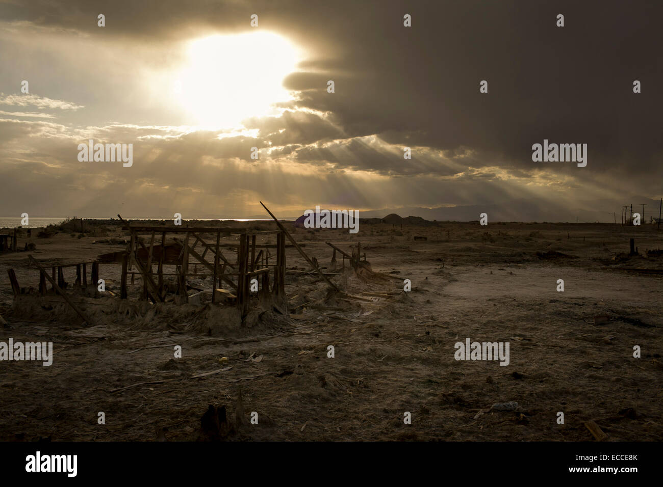 Salton Sea au coucher du soleil. Banque D'Images