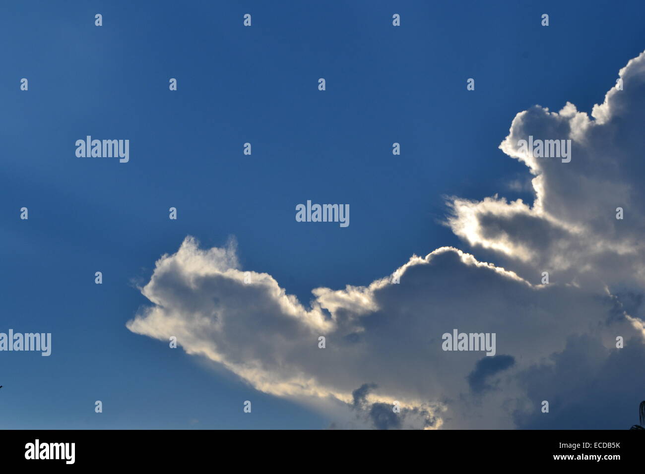Les nuages et le ciel. Banque D'Images