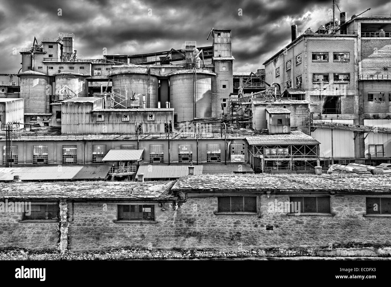 Dans l'usine de ciment abandonnés, Drapetsona Grèce Banque D'Images
