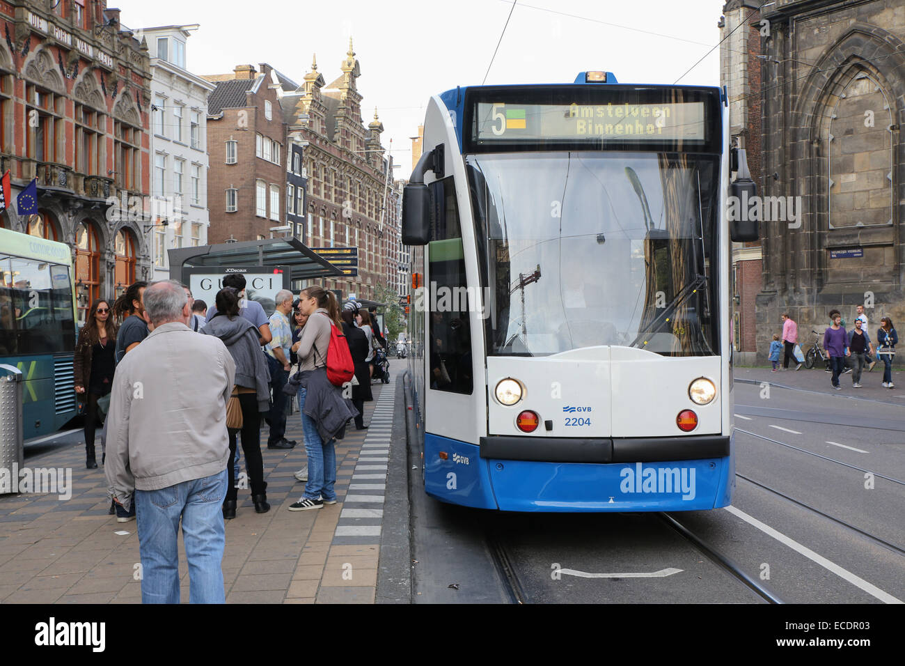 Les gens de tramway d'Amsterdam Banque D'Images